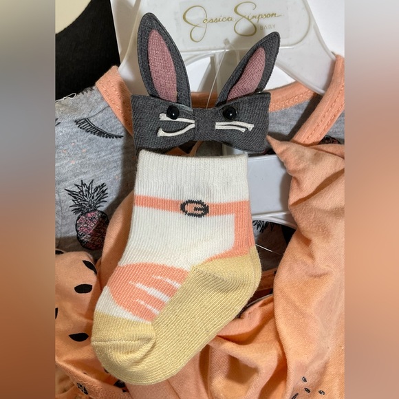 5 Piece, Baby Girl 3-6M Set. - Picture 3 of 14